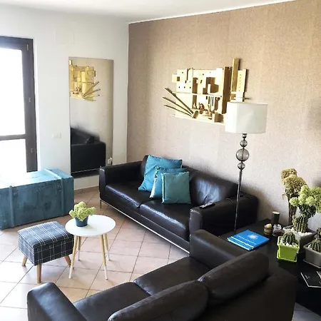 Designer Apartment *